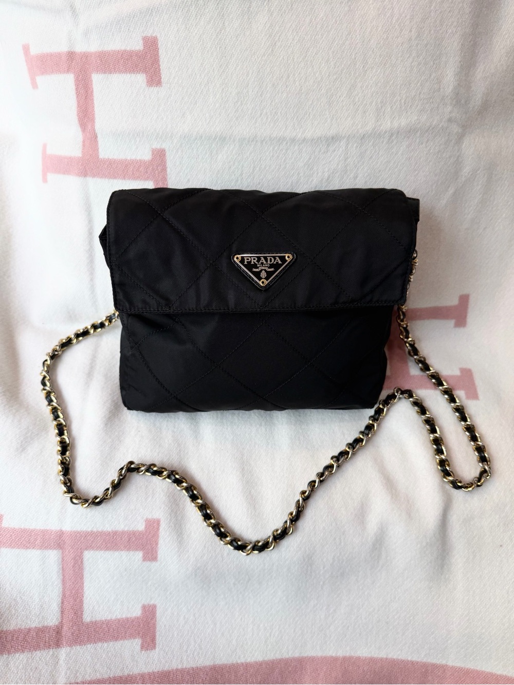 Prada⭐️Black Quilted Gold Chain Shoulder Bag! RARE! ⭐️Always Open to offers! - Picture 8 of 16